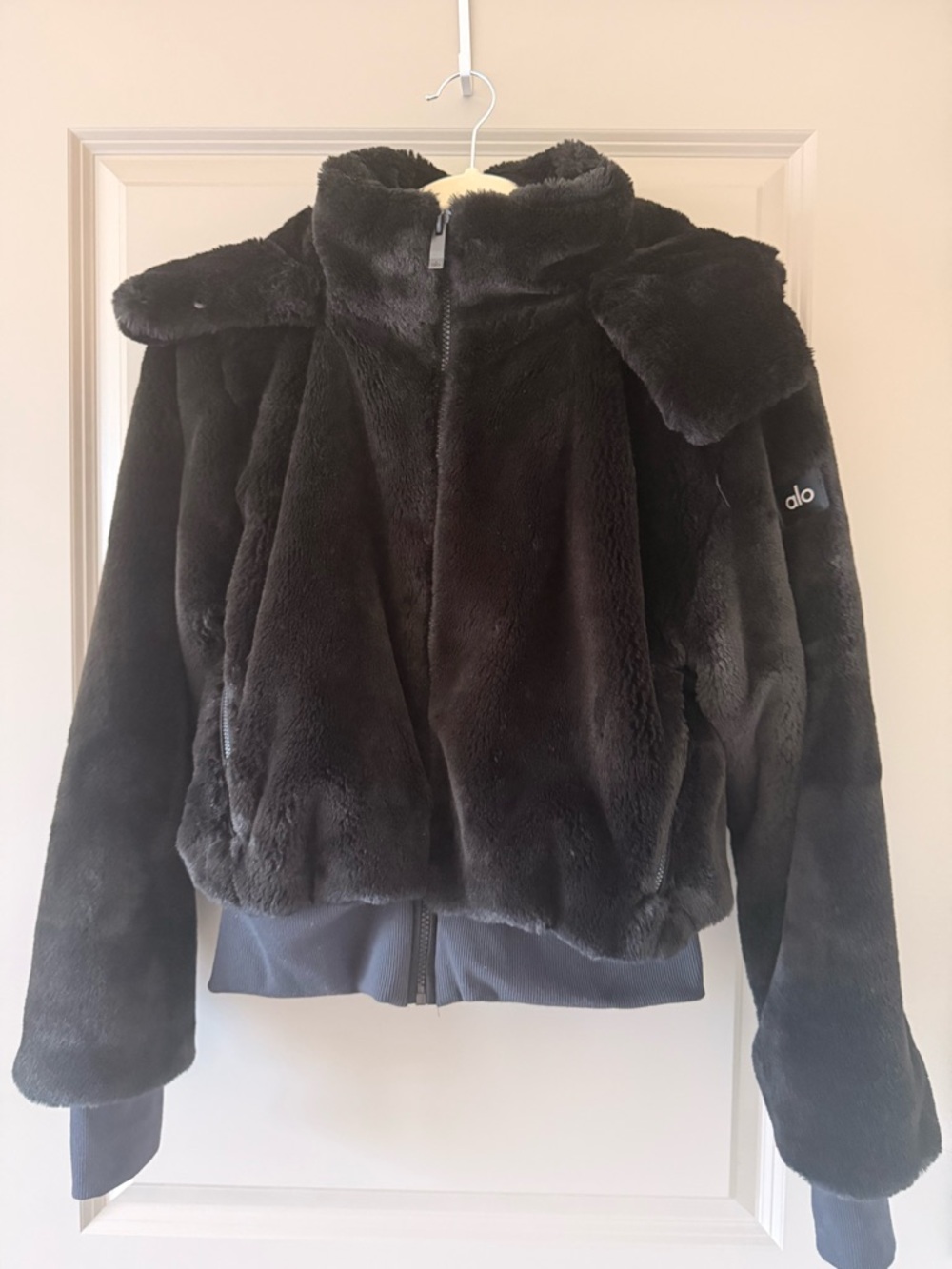 ALO black faux fur foxy jacket - Picture 5 of 16